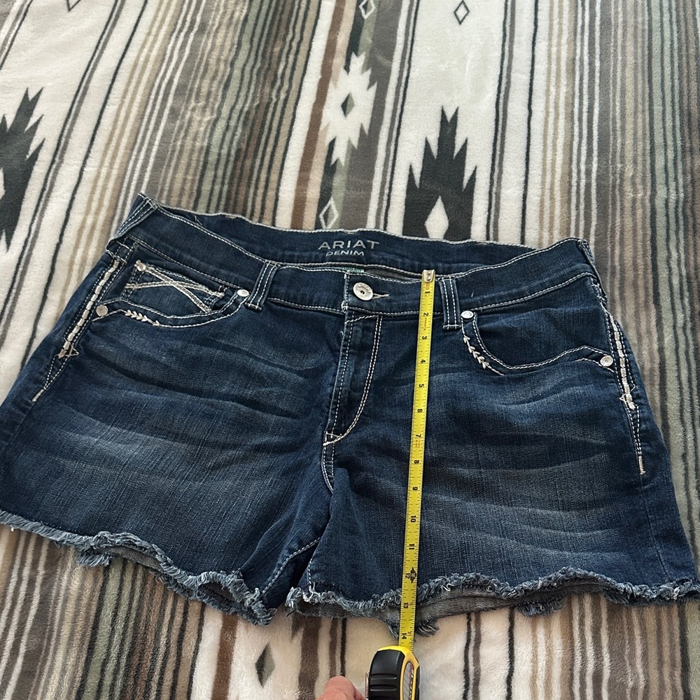 Ariat Women's Dark Blue Jean Shorts size 34